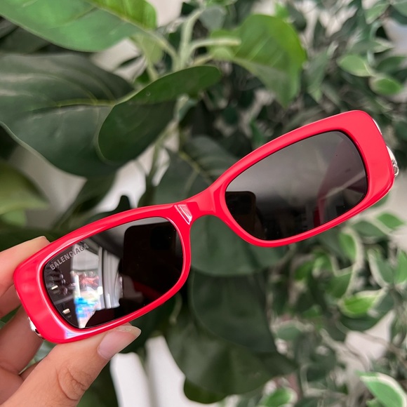 SOLD❤️BALENCIAGA dynasty rectangle in red acetate with Grey lense ♥️ - Picture 8 of 17